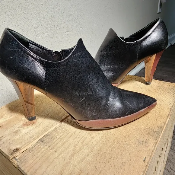 Miu Miu Black Leather Pointed Toe Ankle Booties Zipper Boots size 38 - 3&quot; heel