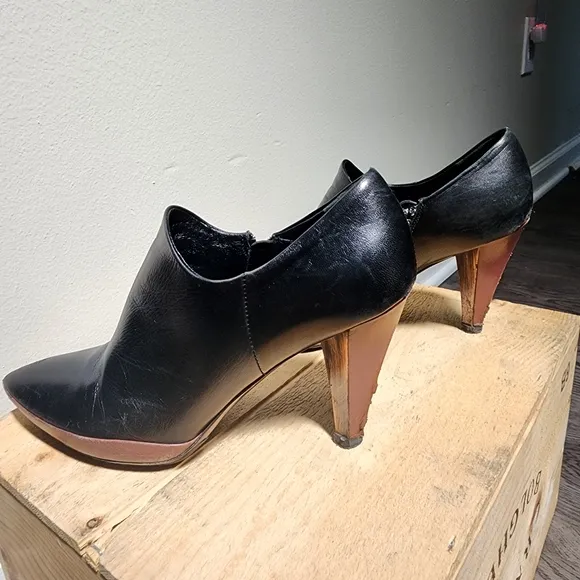 Miu Miu Black Leather Pointed Toe Ankle Booties Zipper Boots size 38 - 3&quot; heel