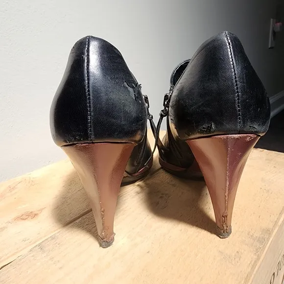 Miu Miu Black Leather Pointed Toe Ankle Booties Zipper Boots size 38 - 3&quot; heel
