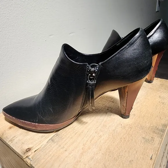 Miu Miu Black Leather Pointed Toe Ankle Booties Zipper Boots size 38 - 3&quot; heel