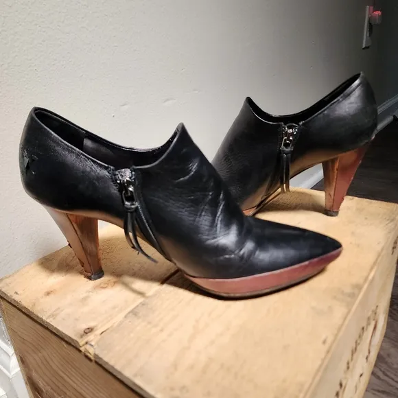 Miu Miu Black Leather Pointed Toe Ankle Booties Zipper Boots size 38 - 3&quot; heel