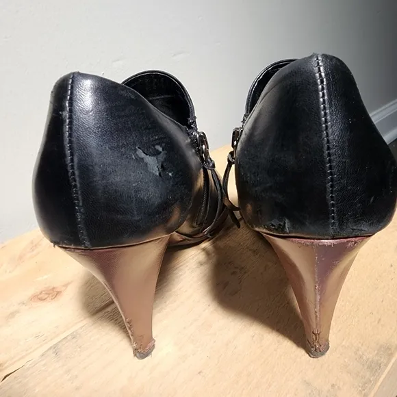 Miu Miu Black Leather Pointed Toe Ankle Booties Zipper Boots size 38 - 3&quot; heel