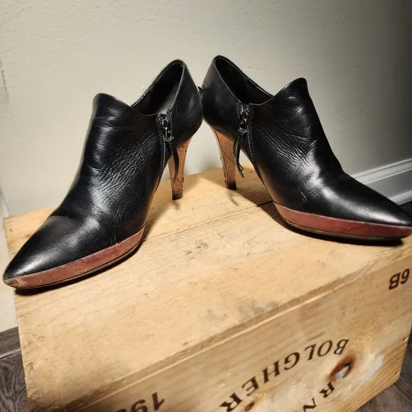 Miu Miu Black Leather Pointed Toe Ankle Booties Zipper Boots size 38 - 3&quot; heel