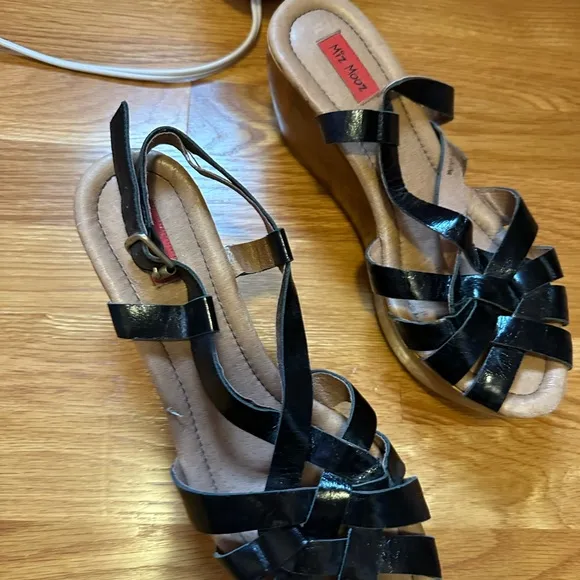 Miz Mooz platform sandals - size 10 in great shape some photos are from Amazon