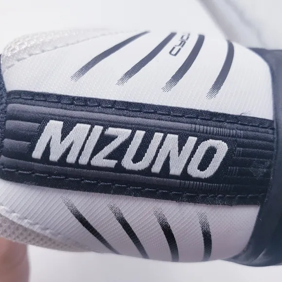 Mizuno Cyclone Speed 3 Women’s Size 9 Volleyball Shoes White Black Gum Soles