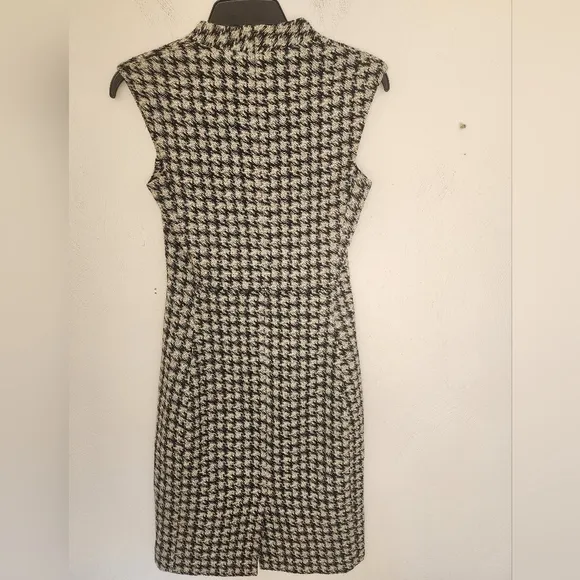 M.M. LaFleur Aditi 2.0 Modern Dress in Houndstooth Black and Beige