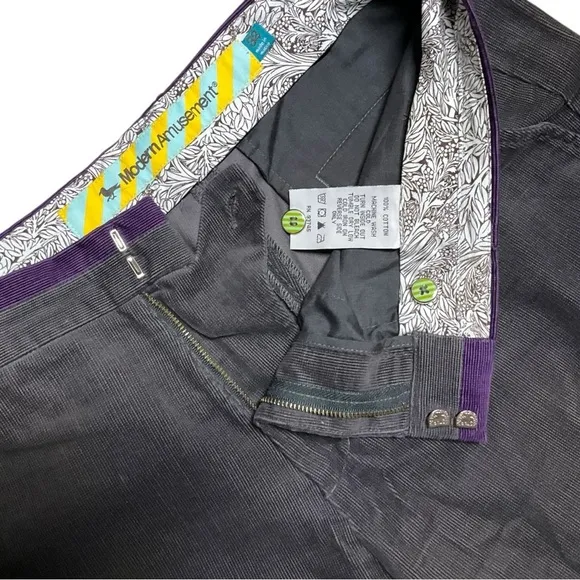 Modern Amusement Men’s Dress pants Size 32