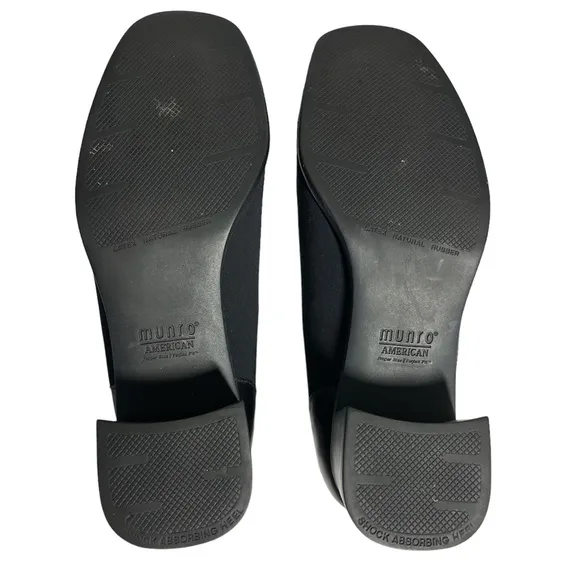 Munro Traveler Black Stretch Fabric size 7.5