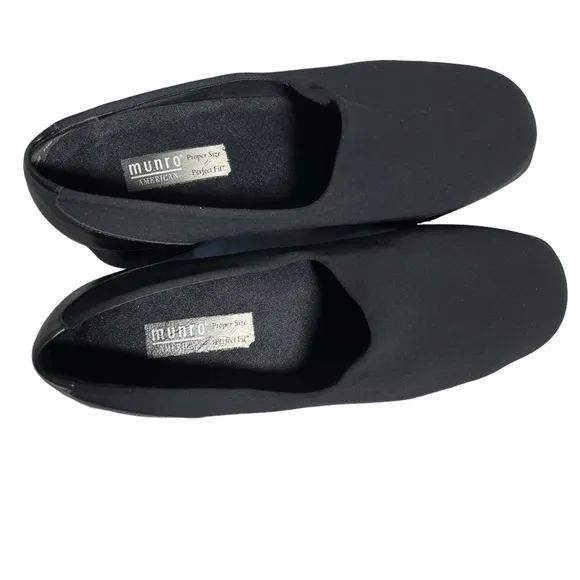 Munro Traveler Black Stretch Fabric size 7.5