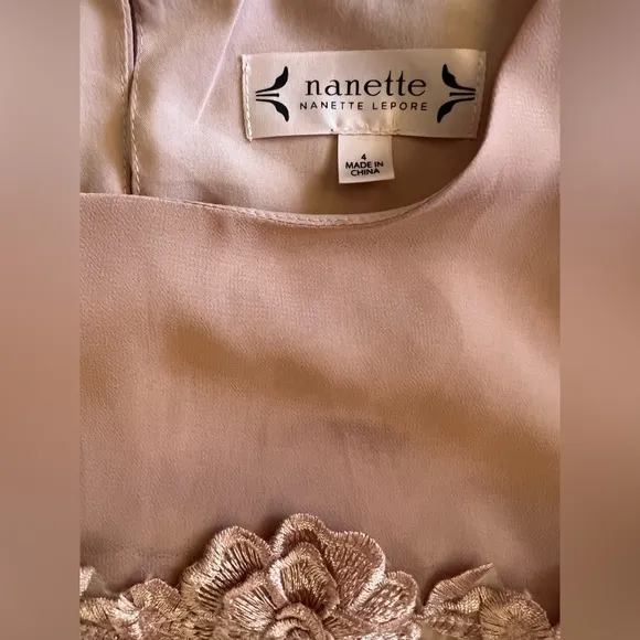 NANETTE LEPORE Pleated Chiffon Dress Size 4 Embroidered Flowers Romantic Pink