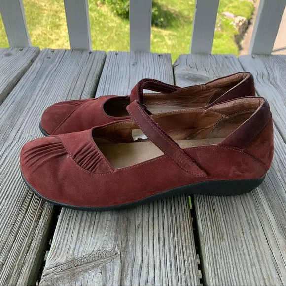 Naot Taramoa Mary Jane Shoes Queens Wine Nubuck Red Suede Leather Womens EU 42