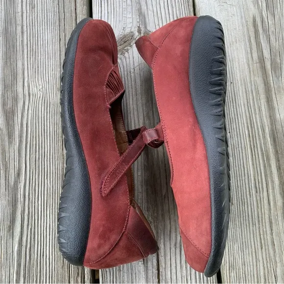 Naot Taramoa Mary Jane Shoes Queens Wine Nubuck Red Suede Leather Womens EU 42