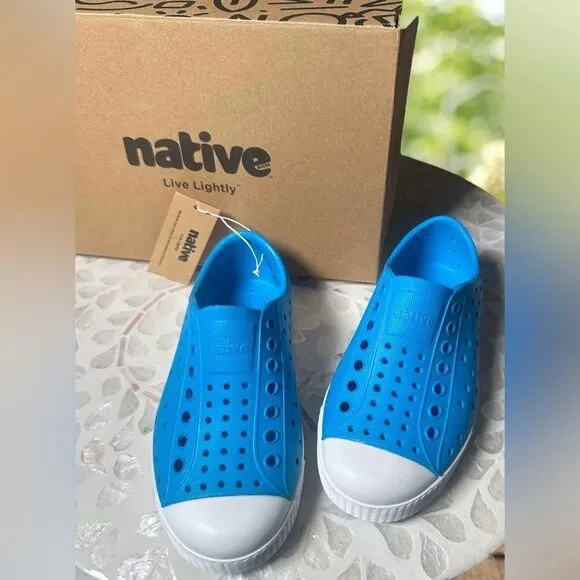 Native Jefferson Shoe Water Shoe Sneaker Vivid Blue Size C10 NEW In Box UNISEX