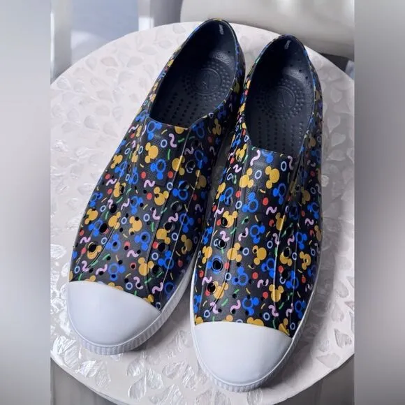 NATIVE SHOES JEFFERSON DISNEY PARKS MICKEY MOUSE WATER SHOES MEN’S 11 WOMENS 12