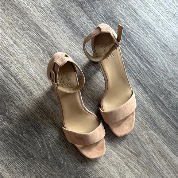 Naturalizer Women's Beige Suede Sandals Tan Platform Heels 9.5