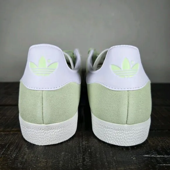 NEW Adidas Gazelle Womens Size 6.5 Casual Sneaker Shoe Matcha Green White IE0442