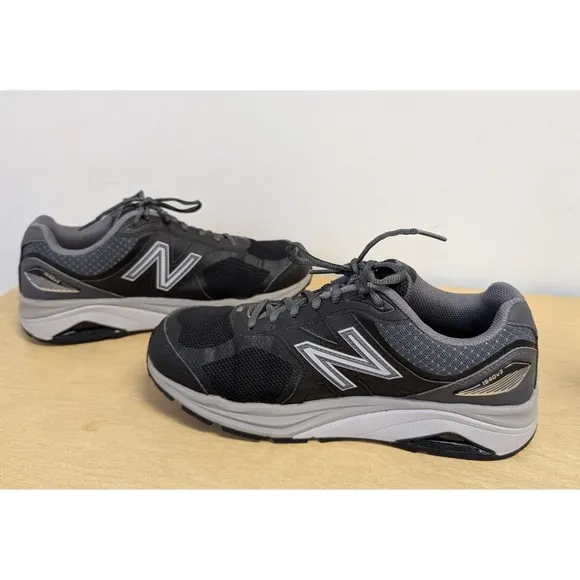 New Balance 1540v3 Men Running Shoes Stability Cushion Sneakers Black 8 Wide 2E