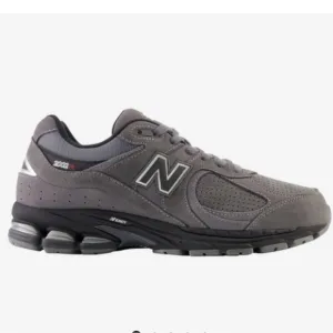New balance 2002 mens sneakers black gray silver NWOB