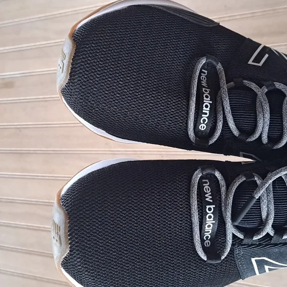 New Balance Fresh Foam ROAV Unisex Shoes/Sneaker Easy to Slip On Lightweight