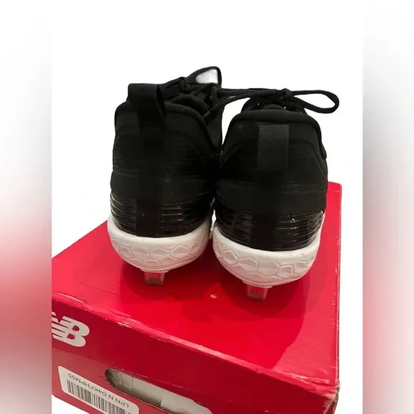 New Balance Fresh Foam Velo V3 Softball Shoes