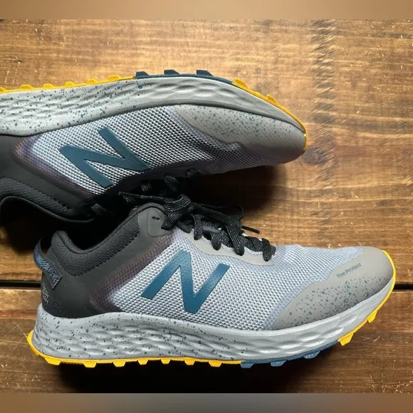 New Balance Gray and Black Athletic Shoes with Breathable Mesh
