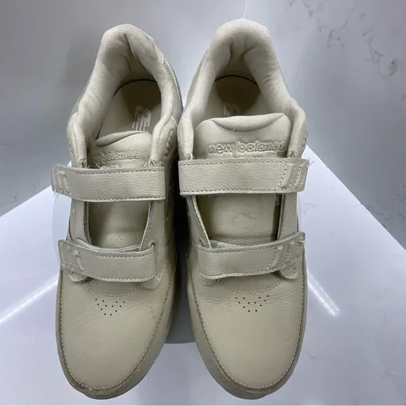 New Balance Hook &amp; Loop Leather Bone walking shoes size 10.5