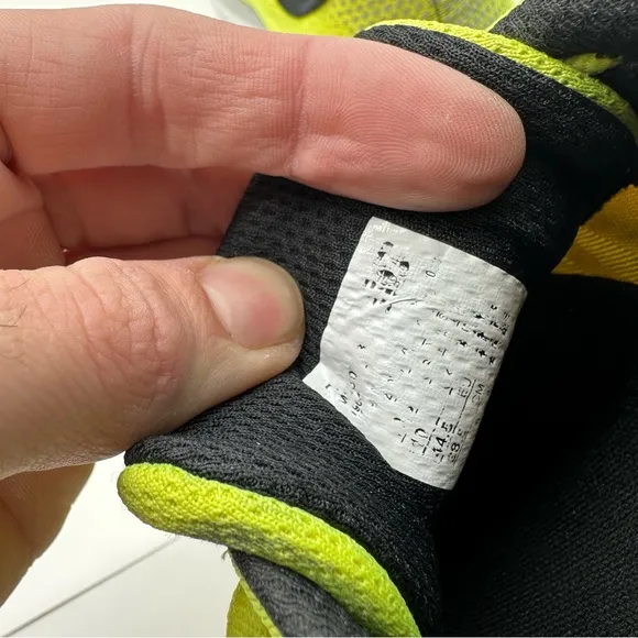 New Balance Mens 10.5 Fresh Foam X 880 V13 Running Shoes Sneakers Neon Yellow