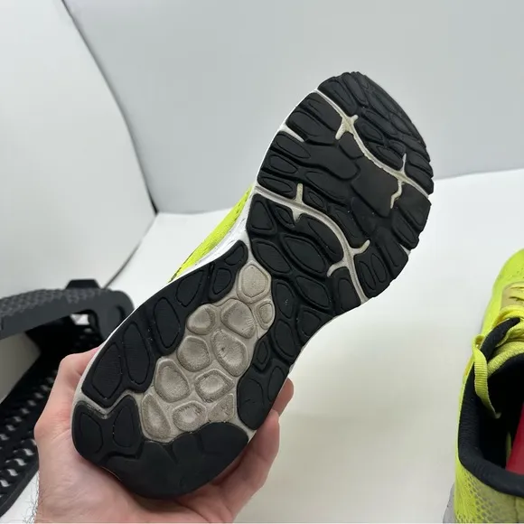 New Balance Mens 10.5 Fresh Foam X 880 V13 Running Shoes Sneakers Neon Yellow
