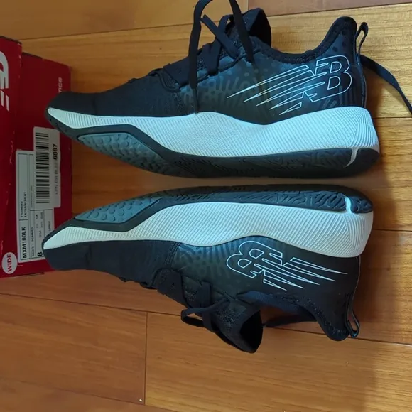 New balance men's training shoes size 8/2E wide