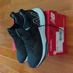 New balance men's training shoes size 8/2E wide