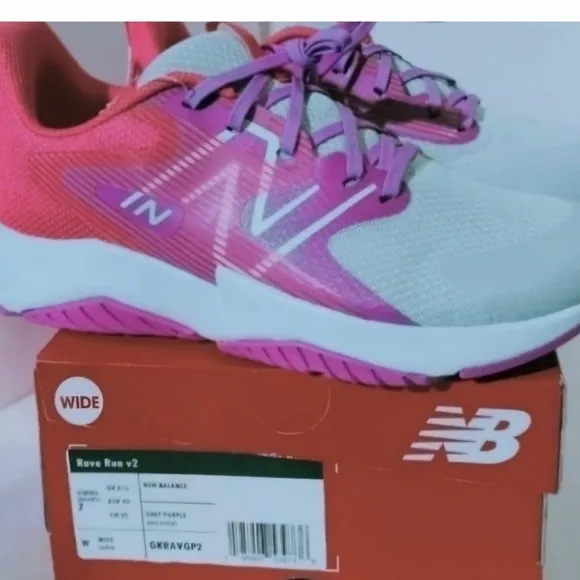 New Balance Rave Run 2 Shoes, Girl Big 7Y WIDE Large (Women 8.5) New With Box