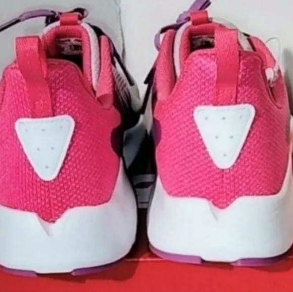 New Balance Rave Run 2 Shoes, Girl Big 7Y WIDE Large (Women 8.5) New With Box