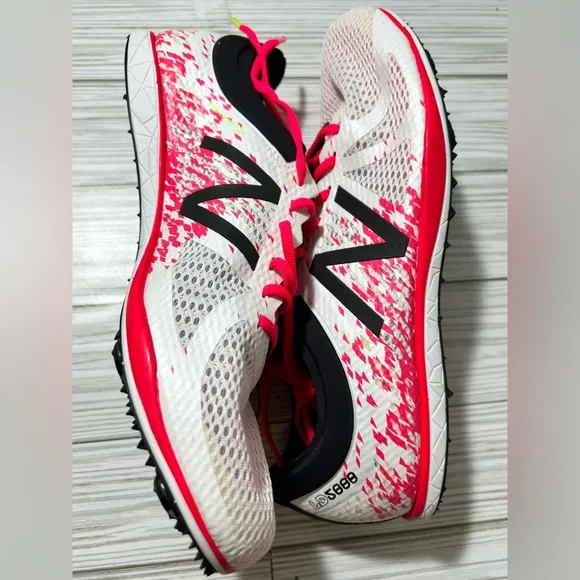 New Balance Women’s Track Shoes with spikes white and pink Size 9 LD5000