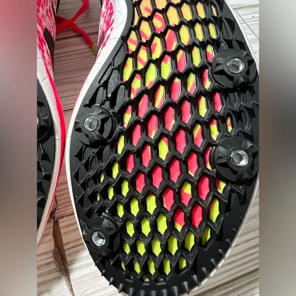 New Balance Women’s Track Shoes with spikes white and pink Size 9 LD5000