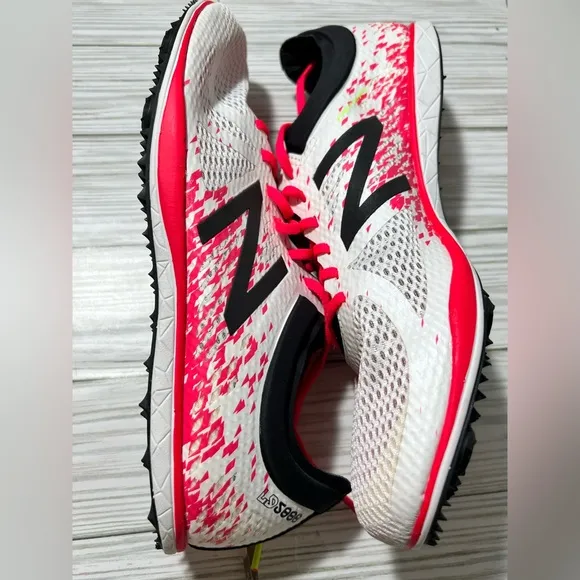 New Balance Women’s Track Shoes with spikes white and pink Size 9 LD5000