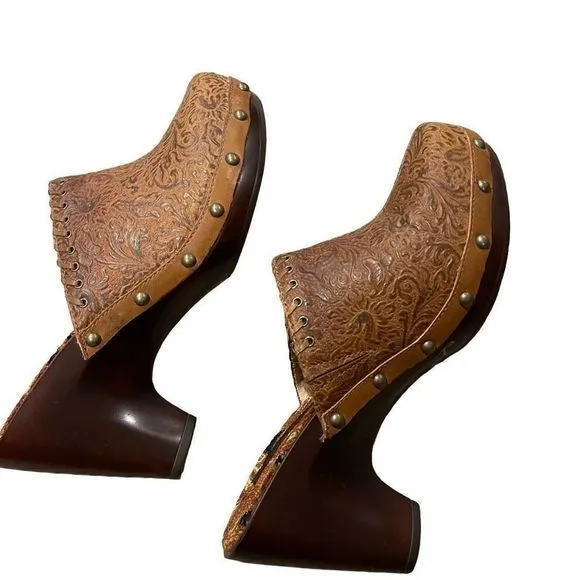 NEW Baretraps Ace Brown Embossed Leather Soft Pretty Insole Mule Heels‎ — SZ 8