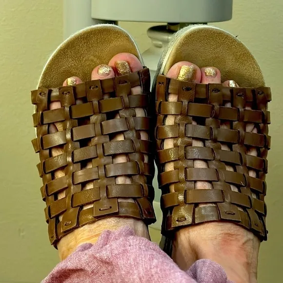 New Bella Vita Oaklyn Wedge sandals 8.5 WW