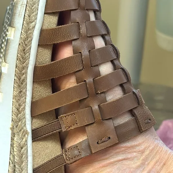 New Bella Vita Oaklyn Wedge sandals 8.5 WW