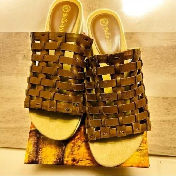 New Bella Vita Oaklyn Wedge sandals 8.5 WW