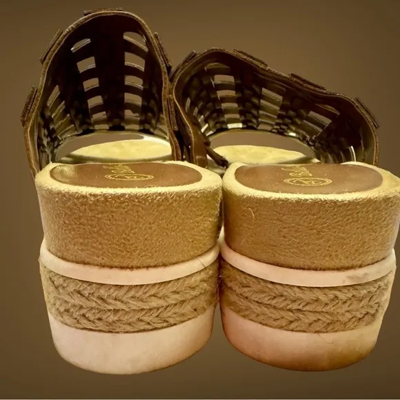 New Bella Vita Oaklyn Wedge sandals 8.5 WW
