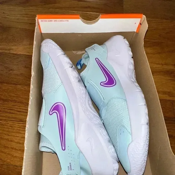 New BIG KIDS' NIKE FLEX RUNNER 3 RUNNING SHOES Girls size 6 Women’s size 8