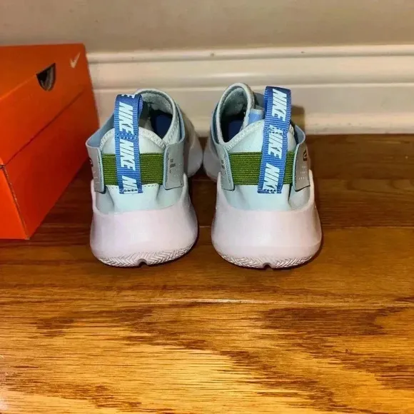 New BIG KIDS' NIKE FLEX RUNNER 3 RUNNING SHOES Girls size 6 Women’s size 8
