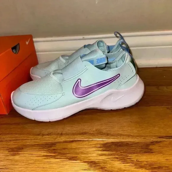 New BIG KIDS' NIKE FLEX RUNNER 3 RUNNING SHOES Girls size 6 Women’s size 8