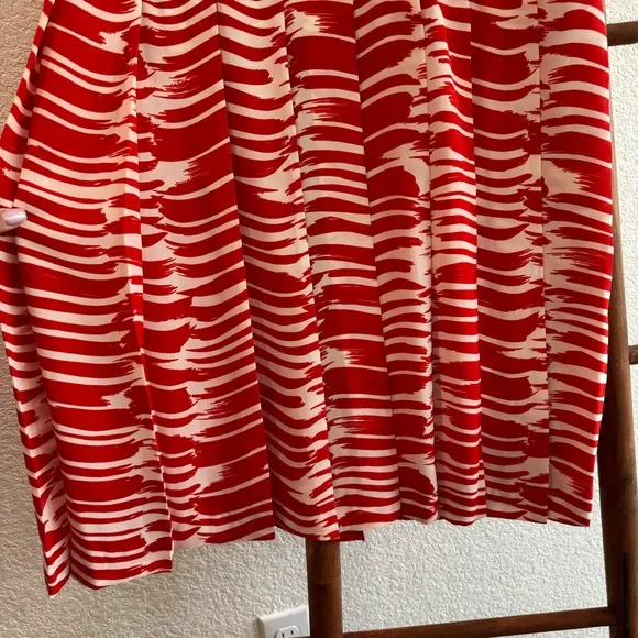 New Cabi Brushstroke Pleated Midi Dress Red White Modern #281 Size Small