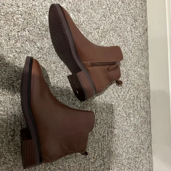 NEW! Cole Haan Sequoia Leather River Chelsea Bootie Boot - Size 6