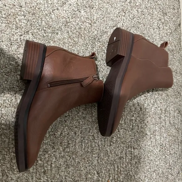 NEW! Cole Haan Sequoia Leather River Chelsea Bootie Boot - Size 6