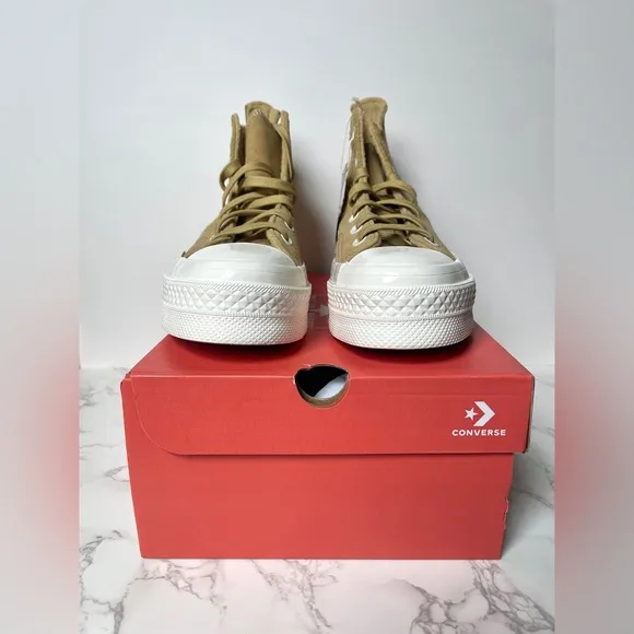 New Converse Chuck Taylor Platform Classic Sneakers