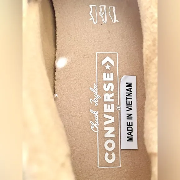 New Converse Chuck Taylor Platform Classic Sneakers