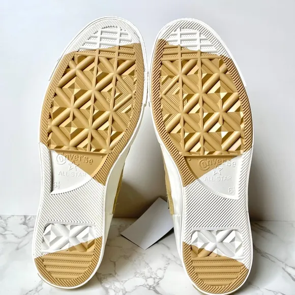New Converse Chuck Taylor Platform Classic Sneakers