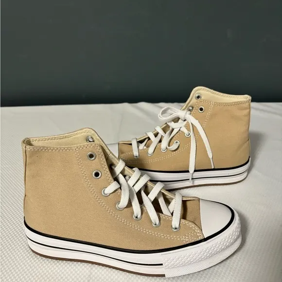 New Converse Kid's Chuck Taylor All Star Eva High Lift Platform Size: 4.5